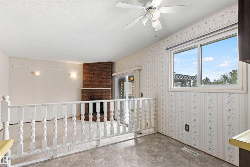 1984 68 Street Nw, Edmonton, AB - Indoor Photo Showing Other Room