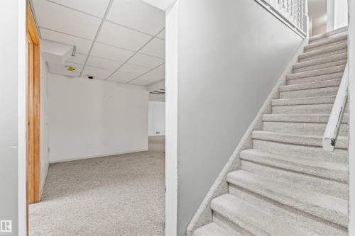 1984 68 Street Nw, Edmonton, AB - Indoor Photo Showing Other Room