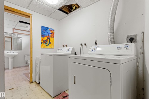 1984 68 Street Nw, Edmonton, AB - Indoor Photo Showing Laundry Room