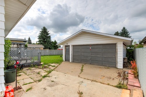 1984 68 Street Nw, Edmonton, AB - Outdoor With Exterior