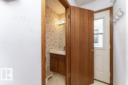 3303 42A Avenue Nw, Edmonton, AB - Indoor Photo Showing Other Room