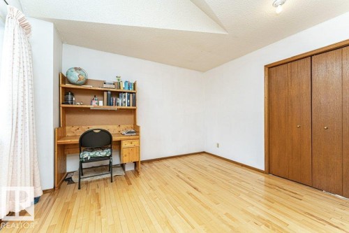 3303 42A Avenue Nw, Edmonton, AB - Indoor