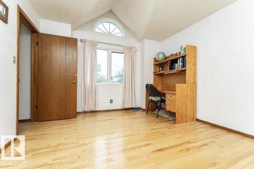 3303 42A Avenue Nw, Edmonton, AB - Indoor Photo Showing Other Room