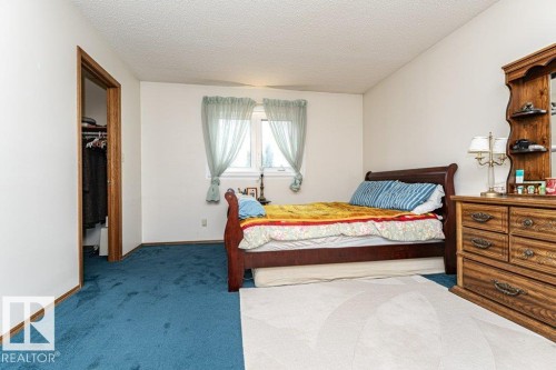 3303 42A Avenue Nw, Edmonton, AB - Indoor Photo Showing Bedroom