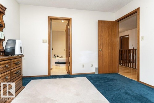 3303 42A Avenue Nw, Edmonton, AB - Indoor Photo Showing Bedroom