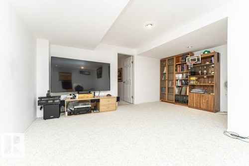 3303 42A Avenue Nw, Edmonton, AB - Indoor