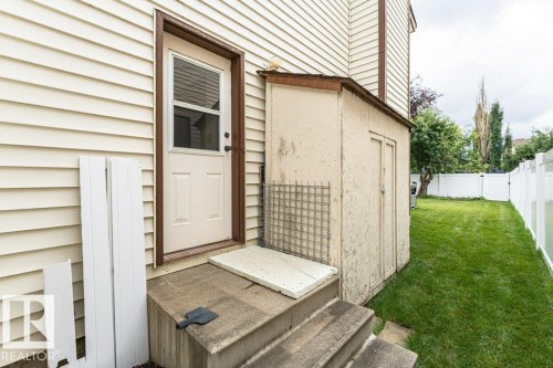 3303 42A Avenue Nw, Edmonton, AB - Outdoor