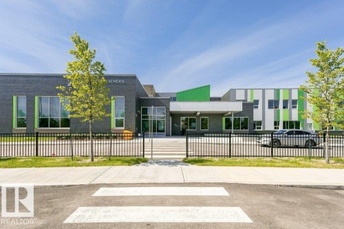 3303 42A Avenue Nw, Edmonton, AB - Outdoor