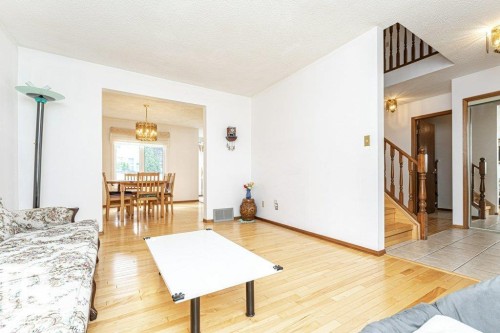 3303 42A Avenue Nw, Edmonton, AB - Indoor Photo Showing Living Room