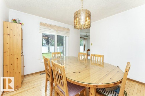 3303 42A Avenue Nw, Edmonton, AB - Indoor Photo Showing Dining Room