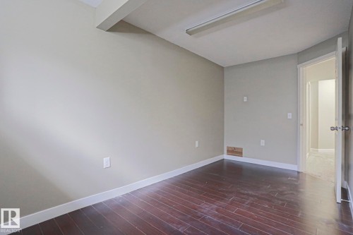 1456 33B Street Nw, Edmonton, AB - Indoor Photo Showing Other Room