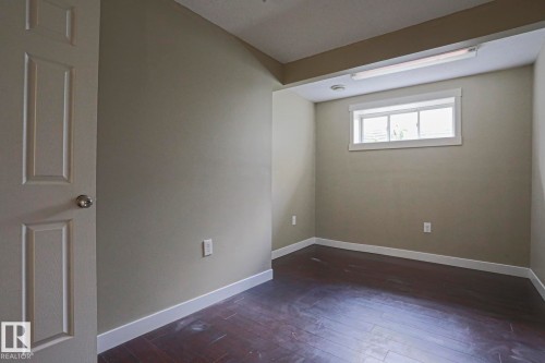 1456 33B Street Nw, Edmonton, AB - Indoor Photo Showing Other Room