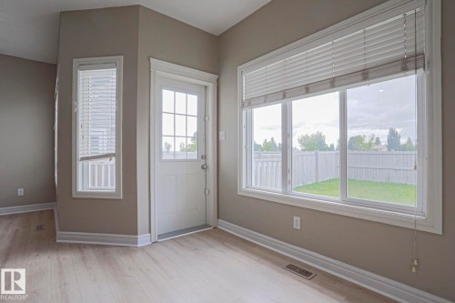 1456 33B Street Nw, Edmonton, AB - Indoor Photo Showing Other Room