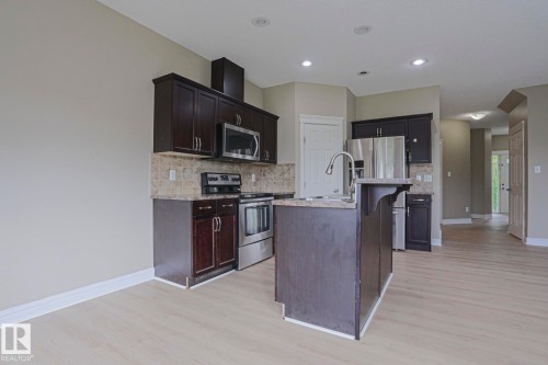 1456 33B Street Nw, Edmonton, AB - Indoor Photo Showing Kitchen With Upgraded Kitchen