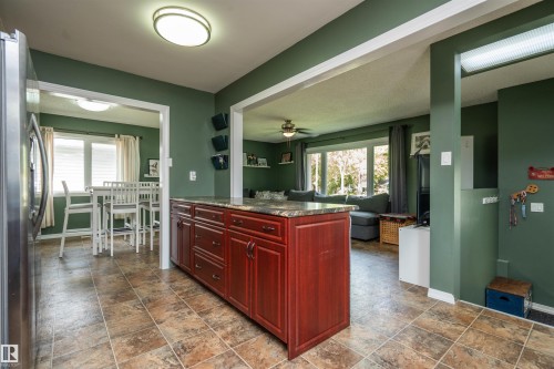 12022 43 Street Nw, Edmonton, AB - Indoor