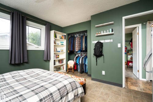 12022 43 Street Nw, Edmonton, AB - Indoor Photo Showing Bedroom