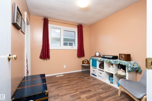 12022 43 Street Nw, Edmonton, AB - Indoor
