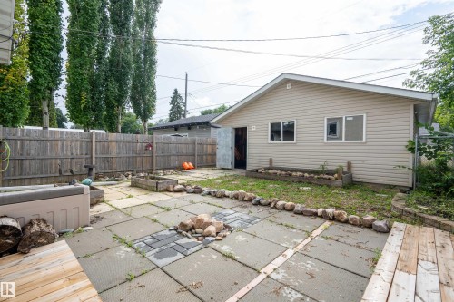 12022 43 Street Nw, Edmonton, AB - Outdoor