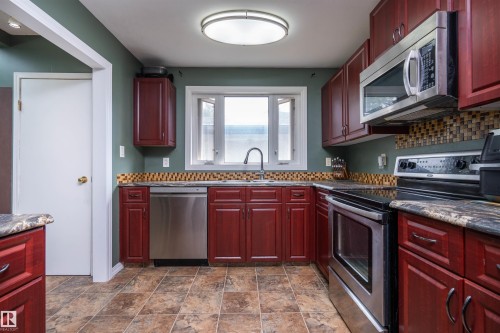 12022 43 Street Nw, Edmonton, AB - Indoor Photo Showing Kitchen
