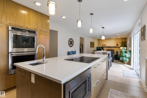 11 Arcand Drive, St. Albert, AB - Indoor Photo Showing Kitchen With Upgraded Kitchen