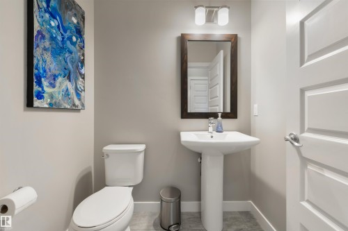 23 Kingsbury Circle, Spruce Grove, AB - Indoor Photo Showing Bathroom