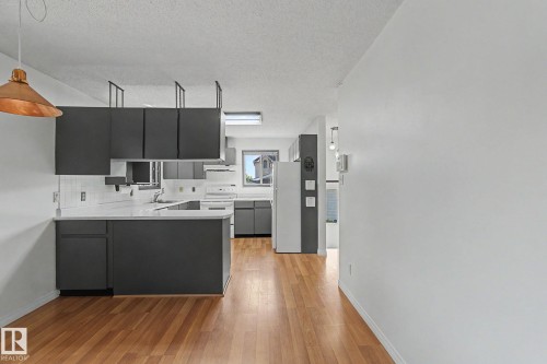 11167 52 Street Nw, Edmonton, AB - Indoor Photo Showing Kitchen