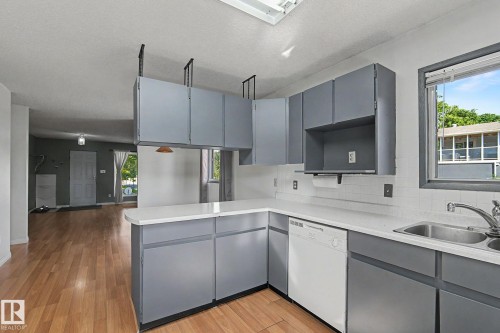 11167 52 Street Nw, Edmonton, AB - Indoor Photo Showing Kitchen