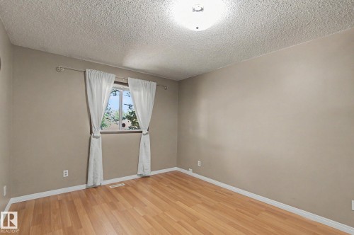11167 52 Street Nw, Edmonton, AB - Indoor Photo Showing Other Room