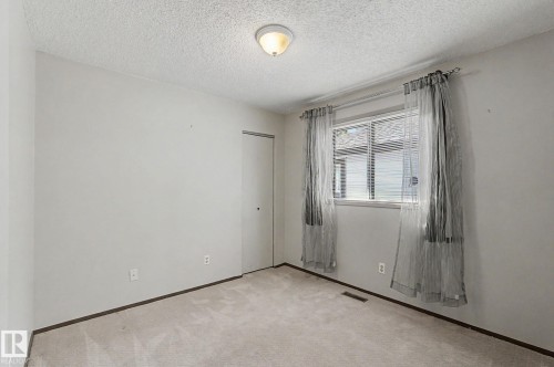 11167 52 Street Nw, Edmonton, AB - Indoor Photo Showing Other Room