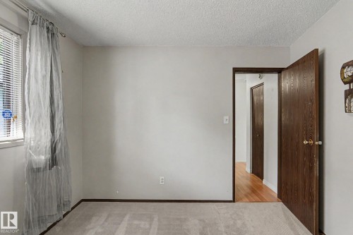 11167 52 Street Nw, Edmonton, AB - Indoor Photo Showing Other Room