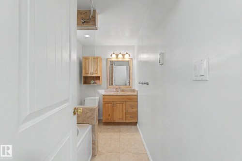11167 52 Street Nw, Edmonton, AB - Indoor Photo Showing Bathroom
