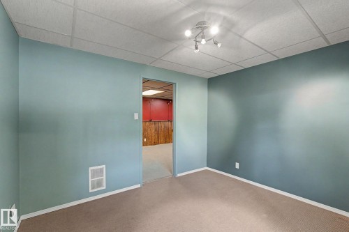 11167 52 Street Nw, Edmonton, AB - Indoor Photo Showing Other Room