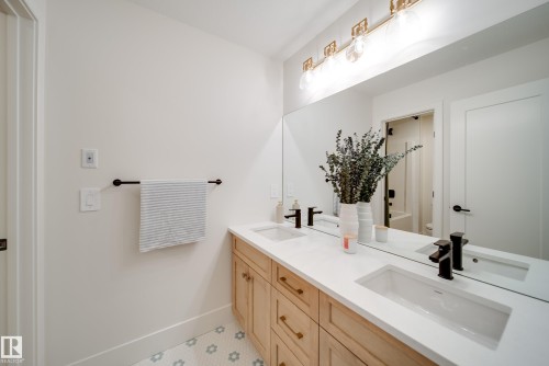95 Jubilation Drive, St. Albert, AB - Indoor Photo Showing Bathroom