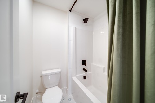 95 Jubilation Drive, St. Albert, AB - Indoor Photo Showing Bathroom