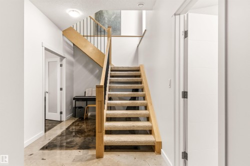 13868 110A Avenue Nw, Edmonton, AB - Indoor Photo Showing Other Room