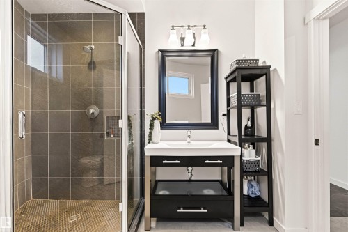 13868 110A Avenue Nw, Edmonton, AB - Indoor Photo Showing Bathroom