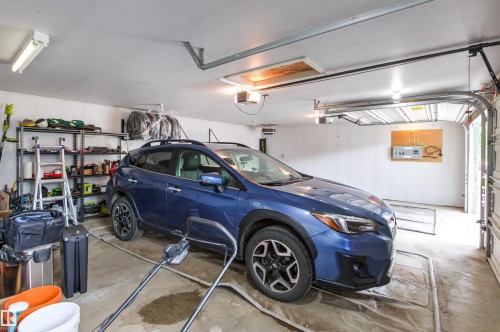 13868 110A Avenue Nw, Edmonton, AB - Indoor Photo Showing Garage