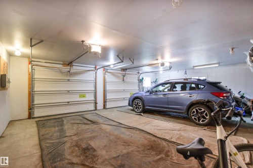 13868 110A Avenue Nw, Edmonton, AB - Indoor Photo Showing Garage