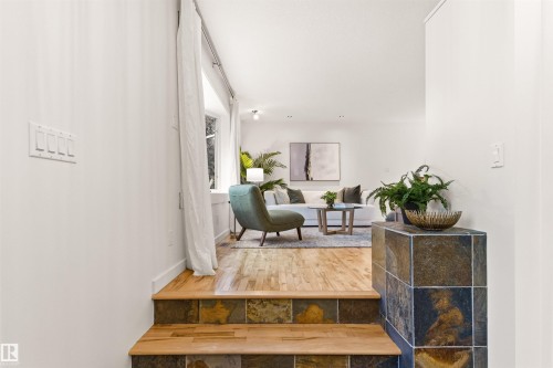 13868 110A Avenue Nw, Edmonton, AB - Indoor Photo Showing Other Room