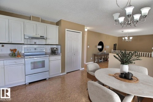 8146 27 Avenue Nw, Edmonton, AB - Indoor