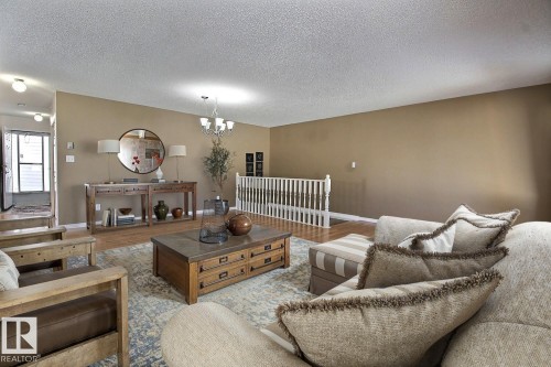 8146 27 Avenue Nw, Edmonton, AB - Indoor Photo Showing Living Room