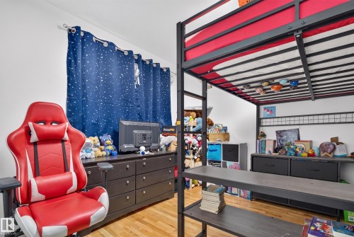 9328 175 Avenue Nw, Edmonton, AB - Indoor