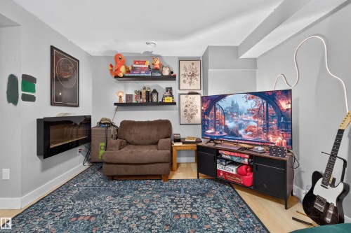 9328 175 Avenue Nw, Edmonton, AB - Indoor With Fireplace