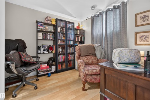 9328 175 Avenue Nw, Edmonton, AB - Indoor