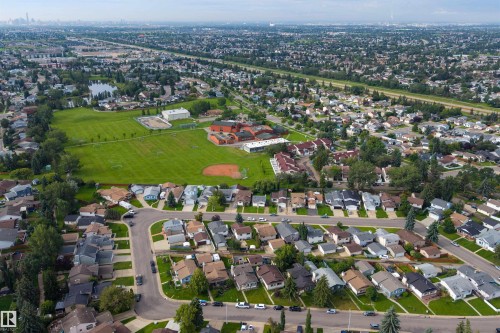 9328 175 Avenue Nw, Edmonton, AB - Outdoor With View