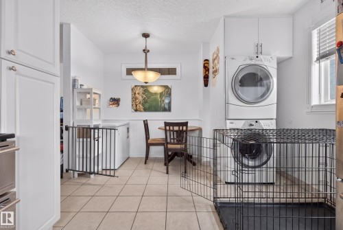 9328 175 Avenue Nw, Edmonton, AB - Indoor Photo Showing Laundry Room