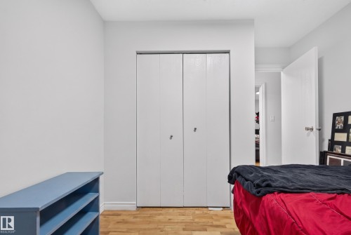 9328 175 Avenue Nw, Edmonton, AB - Indoor Photo Showing Bedroom