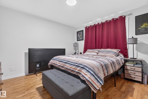 9328 175 Avenue Nw, Edmonton, AB - Indoor Photo Showing Bedroom