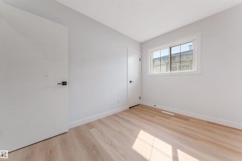 12023 137 Avenue Nw, Edmonton, AB - Indoor Photo Showing Other Room