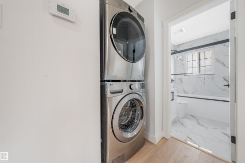 12023 137 Avenue Nw, Edmonton, AB - Indoor Photo Showing Laundry Room